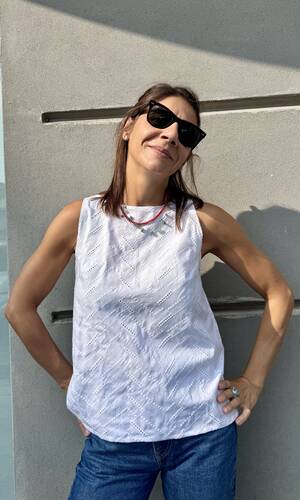 Blusa celeste sangallo bianca