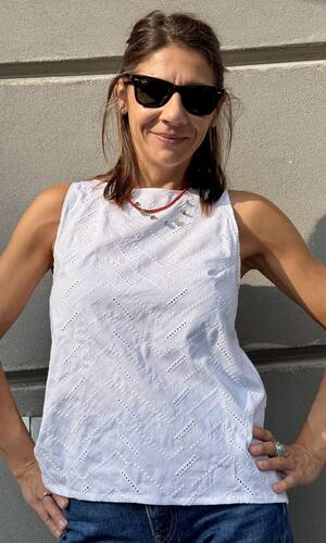 Blusa celeste sangallo bianca